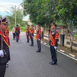 Tradisi Pedang Pora Sambut Kedatangan Kapolres Basel yang Baru  