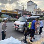 Diduga Mengantuk, Pengendara Motor Tewas Tabrak Tiang Trotoar di Depan Kelenteng Koba