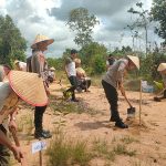 Polres Bangka Barat Tanam 200 Bibit Pohon Akasia dan Jambu Mete