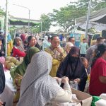 Beras Masih Mahal, Warga Serbu Gerakan Pangan Murah di Bundaran Tugu Ikan Koba