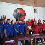 Maju Pilkada Bangka Barat, Izkar Mendaftar ke DPC PDI Perjuangan