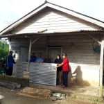 Cepat Tanggap, Pemkab Basel Salurkan Bantuan ke Warga Nyelandin Korban Angin Kencang