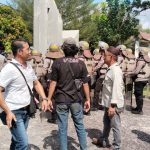 Tolak HTI PT BRS, Ribuan Warga Geruduk Gedung DPRD Bangka Barat