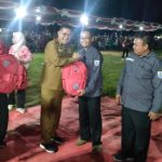 Bupati Basel Salurkan Bantuan Perlengkapan Sekolah Gratis kepada Siswa Didik Baru 