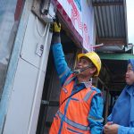 Rayakan HUT RI, Donasi Pegawai PLN Nyalakan 7.357 Listrik Gratis bagi Keluarga Kurang Mampu