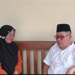 Efrianda Serahkan Bantuan kepada 2 Korban Kebakaran Rumah