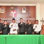 Kunjungi Bawaslu Pangkalpinang, Pj Wali Kota Bahas Soal Netralitas ASN