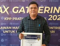 Kades Perlang Terima Penghargaan dari KPP Pratama Bangka dengan Kontribusi Pajak Tertinggi
