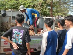 DLH Basel Kerahkan 2 Unit Mobil Satgas Bersihkan Kawasan Pantai Kelisut Toboali