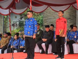 Bupati Riza Herdavid Pimpin Upacara Peringatan HUT PGRI, KORPRI dan HGN 2024