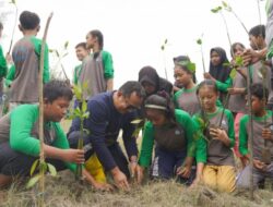 Dukung Program Sekolah Adiwiyata, PT Timah Tbk Bersama Pelajar di Bangka Tanam 3000 Bibit Mangrove di Pantai Takari