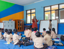 Cerdaskan Generasi Bangsa, PT Timah Bantu Sarana Belajar SDN 21 Gantung