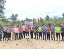 Rehabilitasi DAS di Bangka Selatan, PT TAM Kolaborasi Bersama Korem 045 Gaya Tanam Pohon Kayu Putih