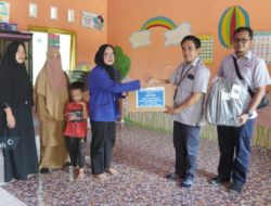 Dukung Proses Pembelajaran, PT Timah Serahkan Laptop ke TK Pelangi Desa Baskara Bakti
