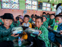 PT Timah Gelar Program Makan Bergizi di Kabupaten Bangka Tengah, Sekolah Hingga Orang Tua Siswa Merasa Senang