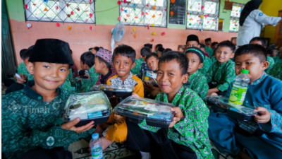 PT Timah Gelar Program Makan Bergizi di Kabupaten Bangka Tengah, Sekolah Hingga Orang Tua Siswa Merasa Senang