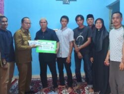 Bupati Algafry Serahkan Bantuan kepada Keluarga Korban Tertimpa Pohon