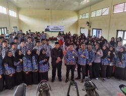 Kunjungi SMKN 1 Air Gegas, Warkamni Ingatkan Gen Z Perkuat Disiplin dan Adab