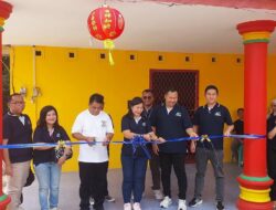 Lewat Program CSR, WOM Finance Berbagi Kebahagian dengan Masyarakat di Tahun Baru Imlek 2025