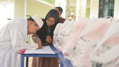 Berbagi Kebahagiaan, Sobat Aksi Ramadan Kementerian BUMN dan PT Timah Berbagi Paket Sembako untuk Masyarakat Bangka Barat