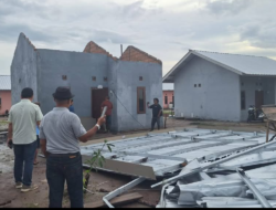 Belliadi Dan Imam Wahyudi Tinjau Langsung Lokasi Terdampak Angin Kencang di Beltim