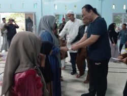 Pemdes Kurau Timur Bersama PT STA Bagikan Sembako dan Santunan kepada Lansia dan Anak Yatim