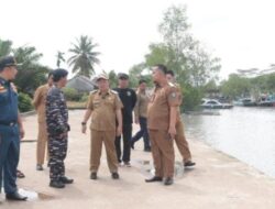 Jelang Idulfitri, Wabup Efrianda Tinjau Pelabuhan Sungaiselan