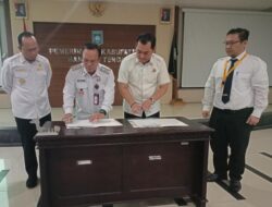 Cegah KKN di Proyek Strategis, DinsosPMD Bangka Tengah Teken Perjanjian Kerja Sama dengan Kejari 