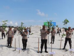 Polres Bateng Tanam Ratusan Pohon Dukung Program Ketahanan Bumi Serumpun Sebalai