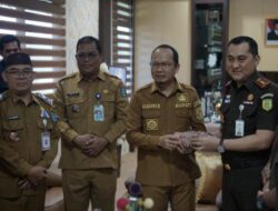 Kejari Serahkan Hasil Lelang 5,5 Ton Timah Ilegal ke Pemkab Bangka Tengah