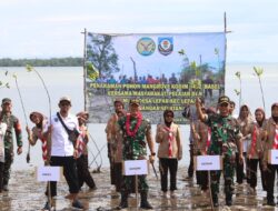 Jaga Pesisir Pantai, Kodim 0432/Basel Tanam 1.000 Mangrove di Desa Kumbung