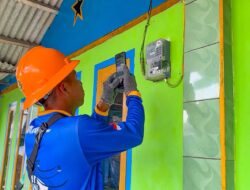 PLN UP3 Belitung Pastikan Kualitas Layanan di Pulau Buku Limau dengan Pemeliharaan dan Pemeriksaan KWH Meter