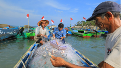 Kerja Tenang, Nelayan Terlindungi : PT Timah Fasilitasi Ribuan Nelayan Jadi Peserta BPJS Ketenagakerjaan