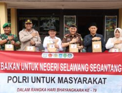 Sambut HUT ke-79 Bhayangkara, Polres Bangka Tengah Bagikan 250 Bingkisan kepada Pengendara