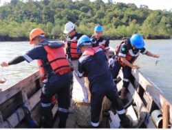 Jaga Ekosistem Pesisir dan Tingkatkan Ekonomi Masyarakat, PT Timah Kembali Restocking Ratusan Kepiting Bakau di Perairan Kundur