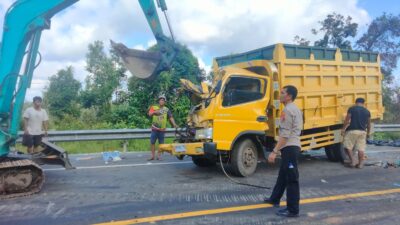 Kecelakaan Maut Libatkan 3 Truk di Desa Bikang, 1 Tewas dan 4 Luka-Luka