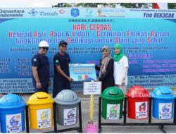 Edukasi Tentang Pengelolaan Sampah Sejak Dini, PT Timah Serahkan Bantuan Tempat Sampah Terpilah ke SDN 1 Pemali