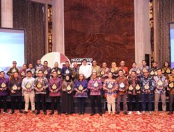 Raih 43 Penghargaan di Nusantara CSR Awards 2025, PLN Terima Predikat Platinum SDGs