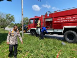Polda Babel Dan Damkar Gerak Cepat Padamkan Karhutla Di Jalur Perkantoran Gubernur