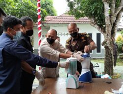 Kejari Bangka Selatan Musnahkan Barang Bukti Kejahatan dari Perkara Inkrah