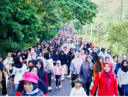 Ribuan Warga Tumpah Ruah di Jalan Sehat “Untuk Merah Putih” Bersama PT Timah di Bangka Barat