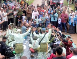 Masyarakat Air Nyatoh Gelar Tradisi Rebo Kasan