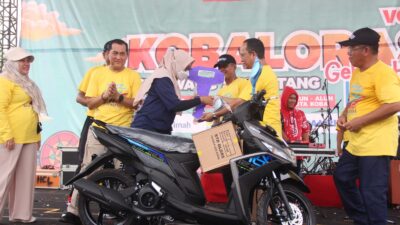 Ristin Tak Menyangka Dapat Hadiah Motor di Semarak Jalan Sehat HUT Kota Koba dan HUT RI