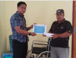 Ringankan Biaya Pengobatan Warga, PT Timah Tbk Serahkan Bantuan Biaya Pengobatan untuk Masyarakat Karimun