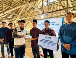 YBM PLN Babel Salurkan Bantuan Perbaikan Ruang Belajar Ponpes Terdampak Puting Beliung