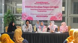 Srikandi PLN Babel dan Lapas Perempuan Pangkalpinang Gelar Pelatihan Lidi Nipah untuk Warga Binaan