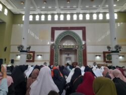 Kajian Umi Pipik Dian Irawati di Bangka Tengah Dihadiri Ribuan Jemaah  