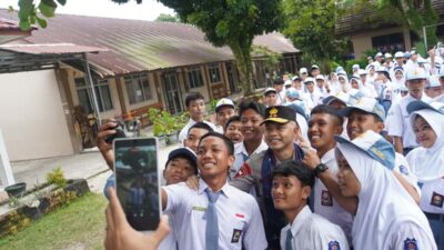 Kunjungi SMAN 1 Tanjung Pandan, Ini Pesan Irjen Pol Hendro Pandowo ke Pelajar Sebelum Pindah Tugas