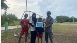 Dukung Sportivitas Atlet Muda, PT Timah Beri Bantuan ke Teluk Uma Youth Football Karimun