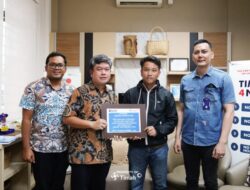 Ringankan Beban Keluarga, PT Timah Bantu Biaya Pengobatan Ropianti Korban Salah Sasaran Penyiraman Air Keras